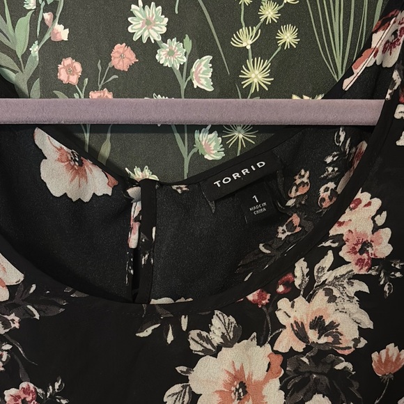 Torrid Pink Floral Short Sleeve Blouse - Picture 4 of 4